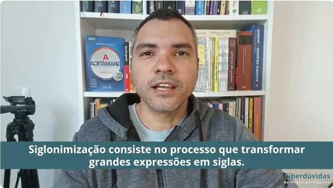 Vídeo 31 – Qual a diferença entre <i>este</i> e <i>esse</i> para retomar um elemento anterior na frase? 